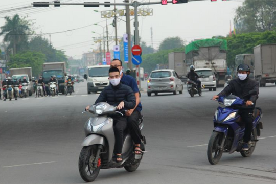 Hà Nội: Phố phường thông thoáng, dân vẫn thản nhiên vi phạm luật giao thông