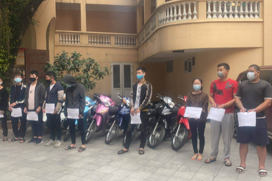 Khởi tố vụ án, tạm giữ 15 "quái xế" đua xe náo loạn hồ Hoàn Kiếm trong dịch COVID-19