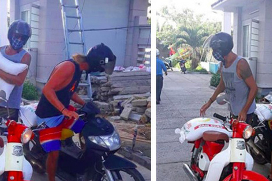 Hai anh Tây vác gạo đến quyên góp tại cây "ATM gạo" rồi lặng lẽ rời đi khiến ai cũng cảm động