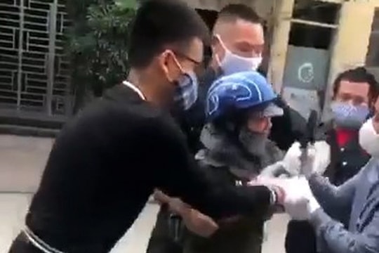 Xử lý cán bộ phường xúc phạm người bán rau