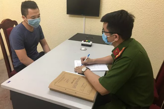 Khởi tố kẻ cướp điện thoại, dùng clip nóng tống tiền cô gái