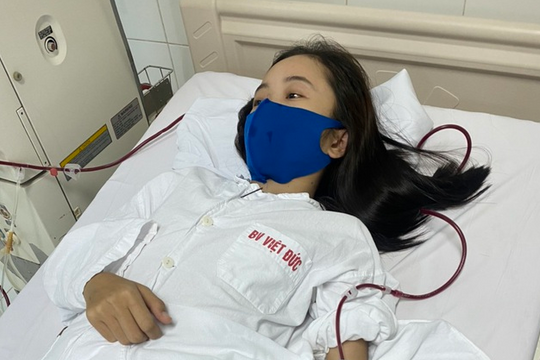 Cô gái 19 tuổi nghẹn ngào cầu xin nhà hảo tâm dang tay cứu giúp