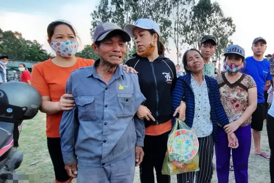Vụ lật thuyền trên sông Thu Bồn: Người nhà khóc cạn nước mắt
