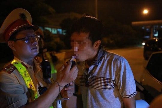 Tài xế vi phạm nồng độ cồn, dương tính với ma túy vẫn lái xe trên cao tốc