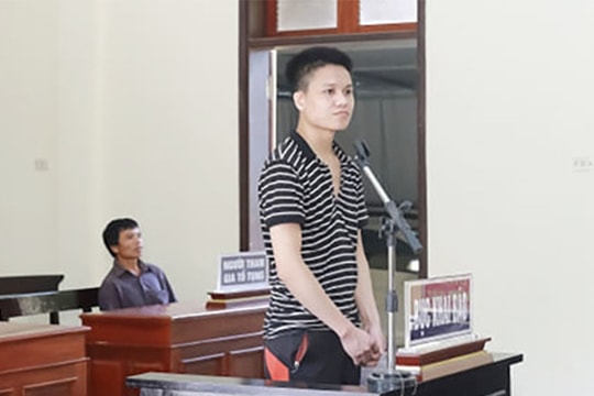 Kẻ cầm dao đâm nhân viên cây xăng để cướp tiền lĩnh án 7 năm tù