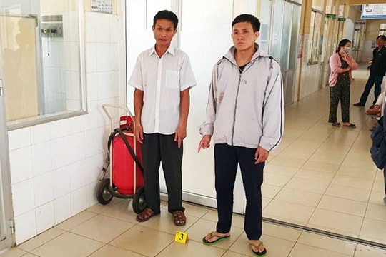Khởi tố hai cha con hành hung bảo vệ và nhân viên điều dưỡng ở bệnh viện