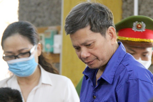 Trưởng phòng nhận 1,3 tỷ để nâng điểm ở Sơn La bị đề nghị 25 năm tù