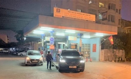 Hà Nội: Cửa hàng xăng dầu bị phạt 30 triệu vì 'găm hàng'