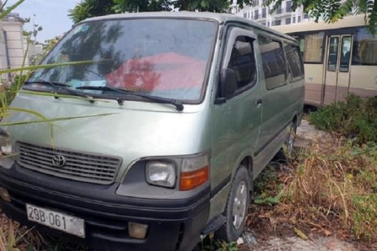 Hà Nội: Nam sinh lớp 4 bị bỏ quên trên xe đưa đón