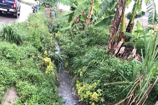 Bé trai 4 tuổi lọt xuống cống tử vong thương tâm