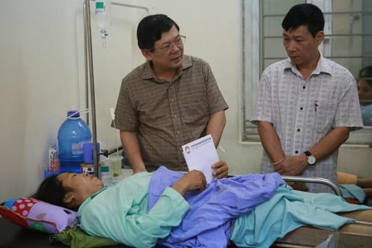 Nạn nhân thoát chết bàng hoàng nhớ lại cơn lốc khủng khiếp kéo sập nhà xưởng ở Vĩnh Phúc