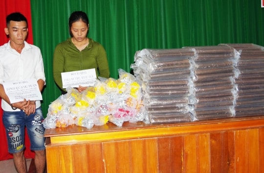 Phát hiện đôi nam nữ vận chuyển trái phép gần 100kg thuốc nổ