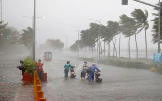 Bão số 1 giật cấp 11 trên biển, Hà Nội mưa to, nguy cơ ngập úng cao