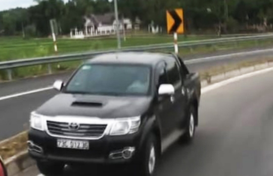 Liên tiếp phát hiện ô tô chạy ngược chiều trên cao tốc