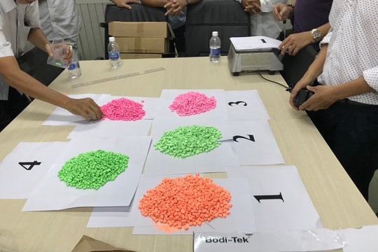 Phát hiện 9kg thuốc lắc được nguy trang trong các bưu kiện chuyển từ châu Âu