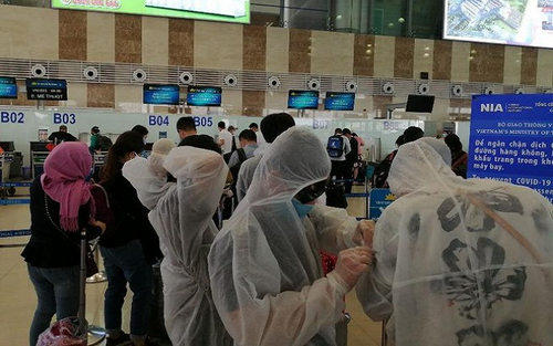 Việt Nam có thêm 7 ca mắc COVID-19 trở về từ Kuwait, cách ly ngay khi nhập cảnh