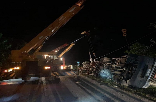 Tài xế container đè bẹp xe Limousine làm 3 người tử vong ở Quảng Ninh ra đầu thú