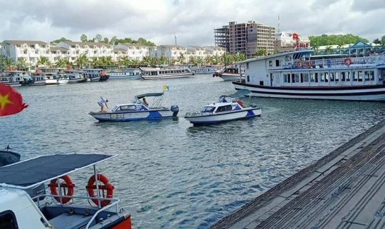 Rơi từ thuyền du lịch xuống biển, một thuyền viên tử vong