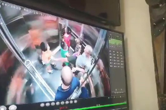 Chủ tịch Hà Nội yêu cầu điều tra 2 vụ nghi dâm ô trẻ em trong thang máy chung cư