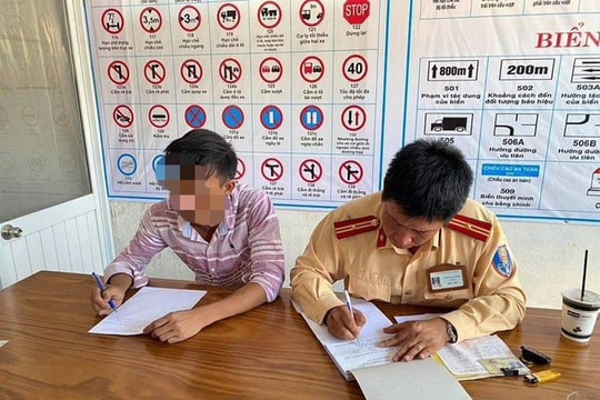 Phạt 17 triệu, tước bằng lái tài xế taxi chạy ngược chiều trên cao tốc