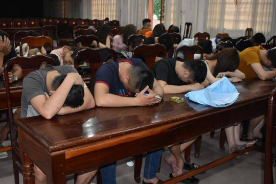 Phát hiện 30 nam nữ dương tính với ma túy, có 2 học sinh cấp 2