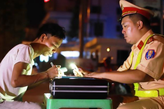 11 vi phạm bị tước bằng lái theo dự thảo luật mới