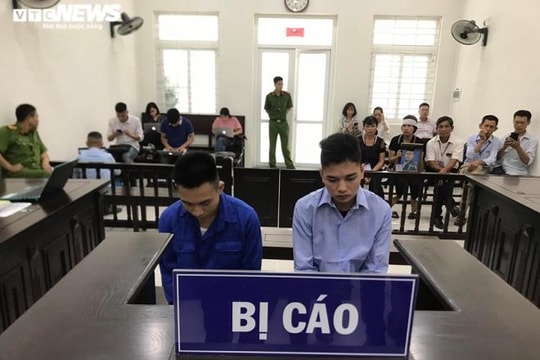 Hoãn phiên tòa xử 2 kẻ sát hại nam sinh chạy Grab ở Hà Nội