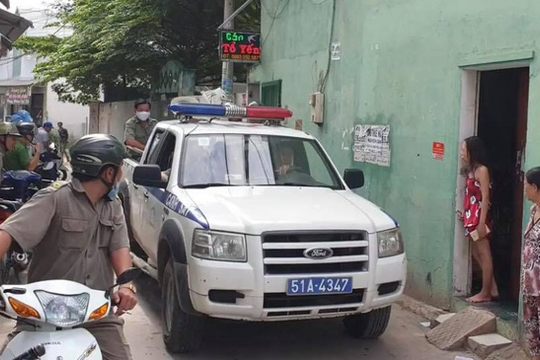 Vợ phóng hỏa đốt nhà trọ khiến chồng nguy kịch, con bị bỏng