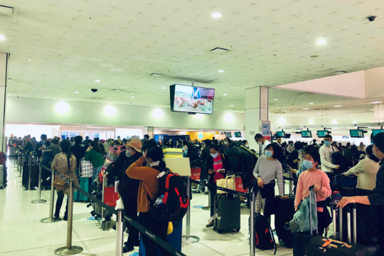 Đưa hơn 350 công dân Việt Nam mắc kẹt tại Australia và New Zealand về nước
