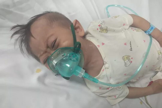 Xót xa cháu bé 3 tuổi nặng 4,5kg mang nhiều “khiếm khuyết” cần sự giúp đỡ của nhà hảo tâm