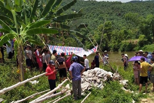 Rủ nhau đi bắt ốc, 3 nữ sinh 15 tuổi đuối nước thương tâm