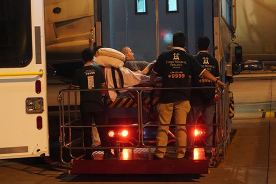 Ảnh: Nam phi công người Anh lên 'siêu máy bay' rời Việt Nam về nước