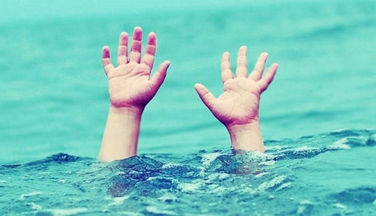 Một buổi chiều, 3 cháu nhỏ đuối nước thương tâm