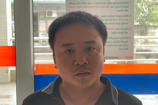 Tài xế container trong vụ tai nạn kinh hoàng khiến 3 người tử vong ở Hà Nội ra đầu thú