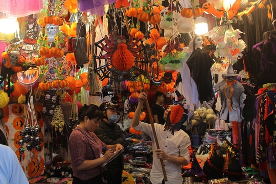Độc chiêu bán hàng "thần tốc" mùa Halloween: Càng rùng rợn, càng hút khách