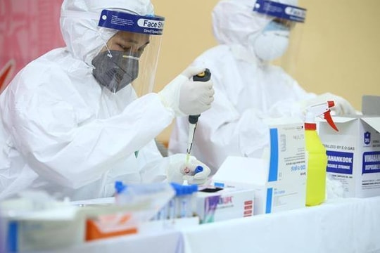 Thêm 5 ca mắc COVID-19 mới là người trở về từ Nga 