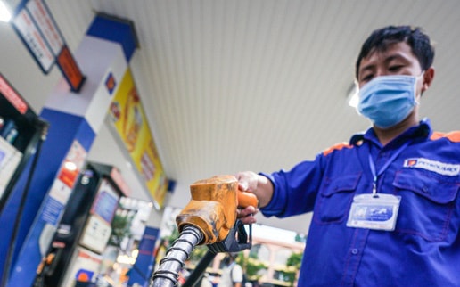 Giá xăng tiếp tục tăng mạnh vào ngày mai?