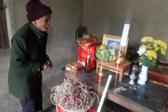 Xót xa câu chuyện chồng mù gần 90 tuổi đốt lửa sưởi ấm khiến vợ chết cháy