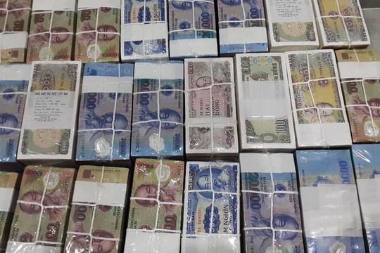 Cận Tết: Dịch vụ đổi tiền lẻ tái xuất, náo động trên chợ mạng