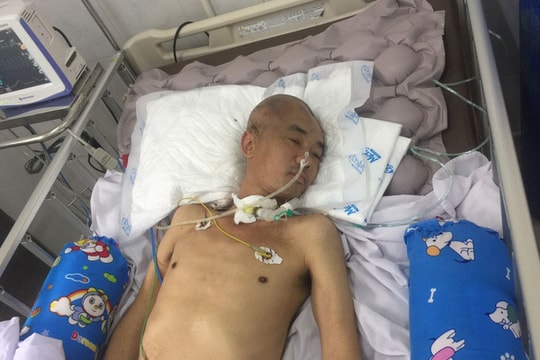 Hai con nguy cơ nghỉ học giữa chừng vì bố nguy kịch sau xuất huyết não