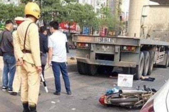 Nam thanh niên đi xe máy tử vong thương tâm sau va chạm với xe đầu kéo