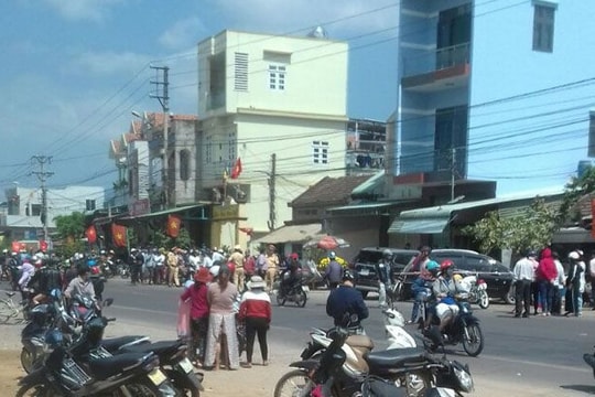 Tin TNGT ngày 15/2: Xe khách gây tai nạn liên hoàn khiến nhiều người thương vong 