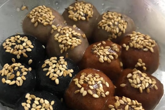 Bánh trôi gạo lứt, hàng chay giá chát ngày Rằm ăn kiêng