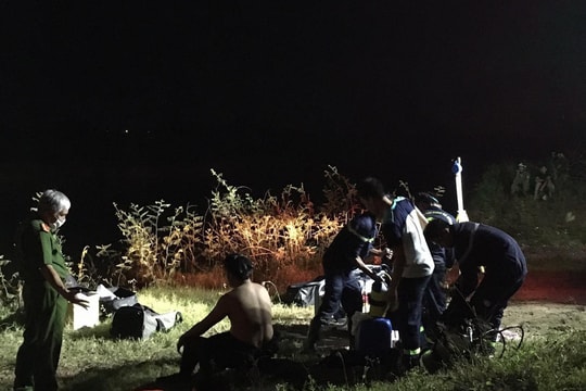 Vụ ô tô hất 2 học sinh xuống sông: Thêm một nạn nhân tử vong