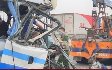 Xe khách đi lễ chùa tông đuôi xe đầu kéo: Thêm nạn nhân không qua khỏi