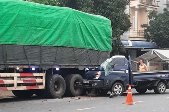 Tin TNGT ngày 30/3: Xe tải tông đuôi xe đầu kéo, phụ xe tử vong tại chỗ