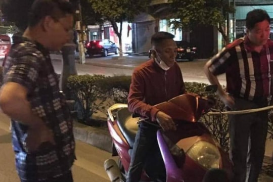 Tạm giữ tài xế tông hai mẹ con sang đường, làm cháu nhỏ 1 tuổi thiệt mạng