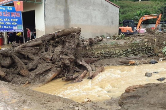 Nguyên nhân xảy ra lũ ống trong đêm khiến 3 người chết ở Lào Cai
