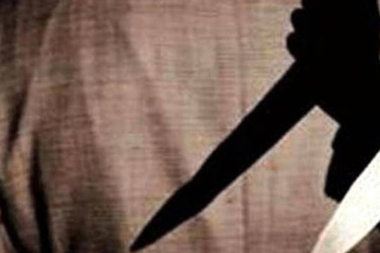 Đi đòi nợ thuê, một thanh niên bị con nợ dùng dao đâm tử vong