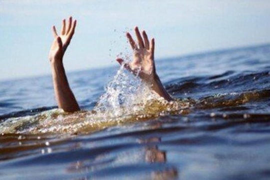 Ba cháu nhỏ đuối nước, tử vong dưới suối ở Bình Định